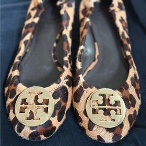 Tory Burch Brown and Gold Flats with Leopard Print and Gold Emblem
